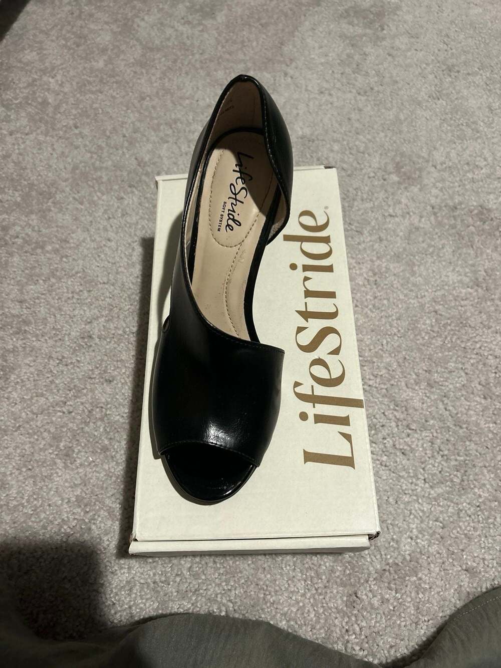 Black womens shoe thick heel